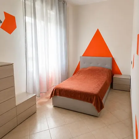 Bright Family With Balcony & Parking Appartamento